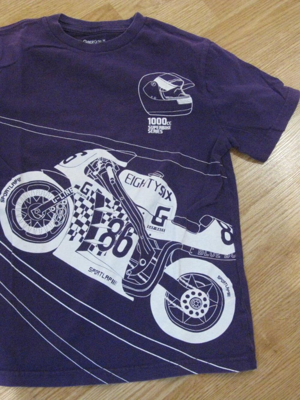 2 tee shirts Gap